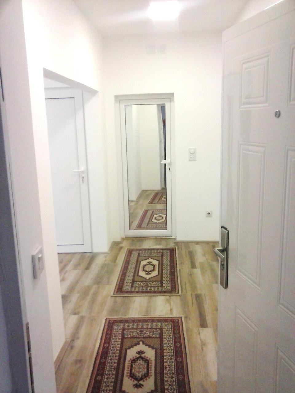 Apartman Veljic Ni Buitenkant foto