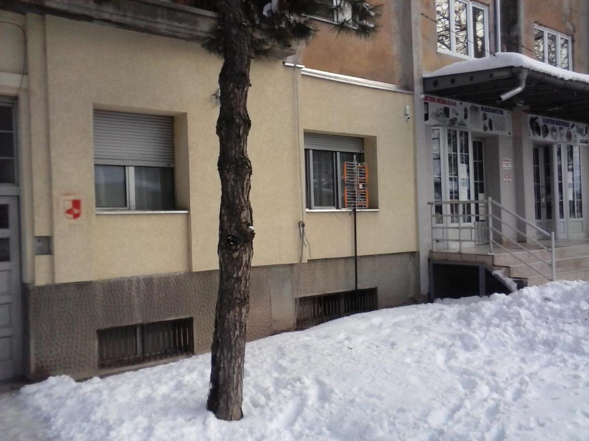 Apartman Veljic Ni Buitenkant foto